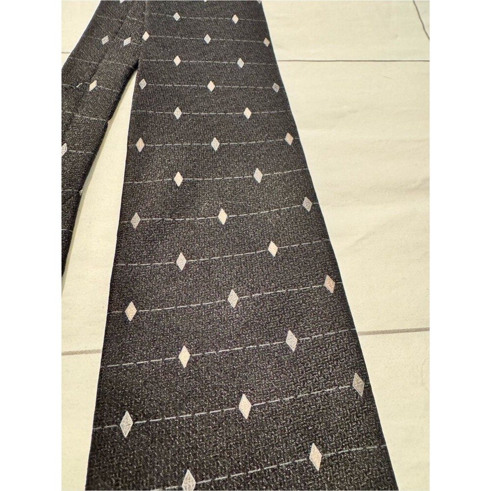 Black patterned tie - Picture 2 of 4
